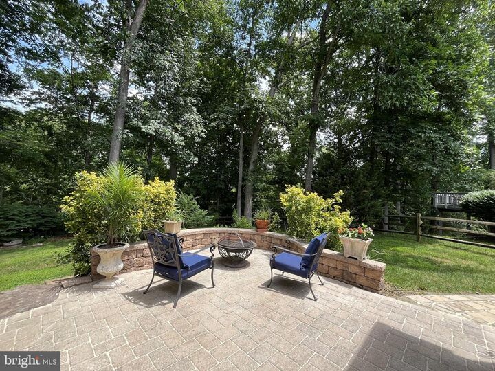 Property Photo: 6325 Angel Rose Court MD 21044