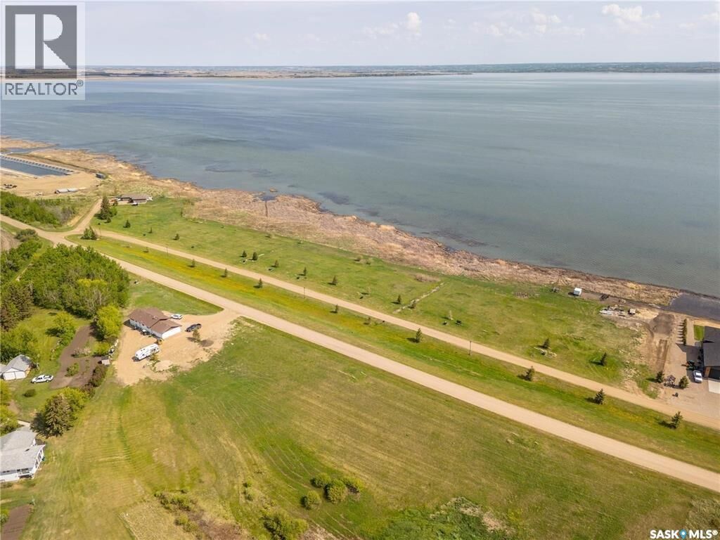 Property Photo:  790 Lakeshore Drive  SK S0M 1X0 