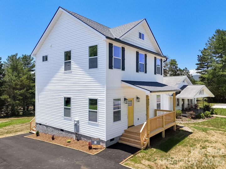 Property Photo: 432 Hazel Mill Road NC 28806