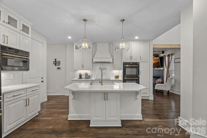 Property Photo:  156 Crooked Branch Way  NC 28166 
