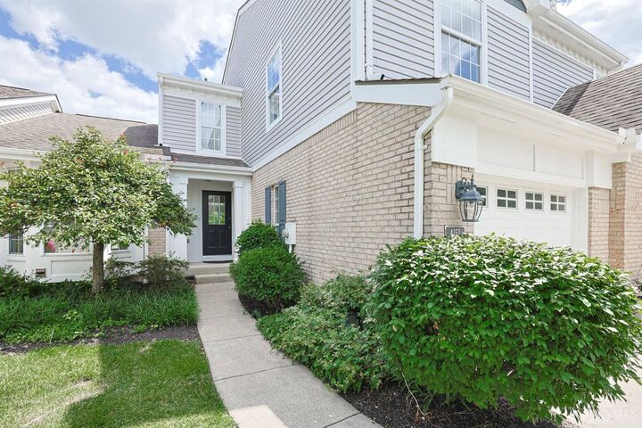 Property Photo: 4153 Lakeknoll Drive OH 45040