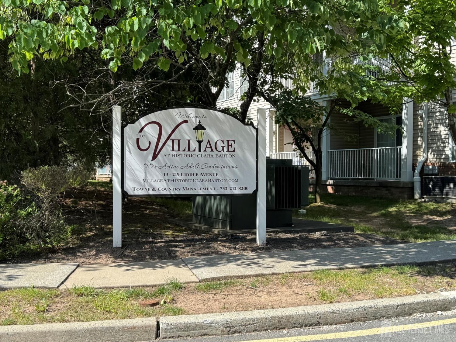 Property Photo:  85 Liddle Avenue  NJ 08837 