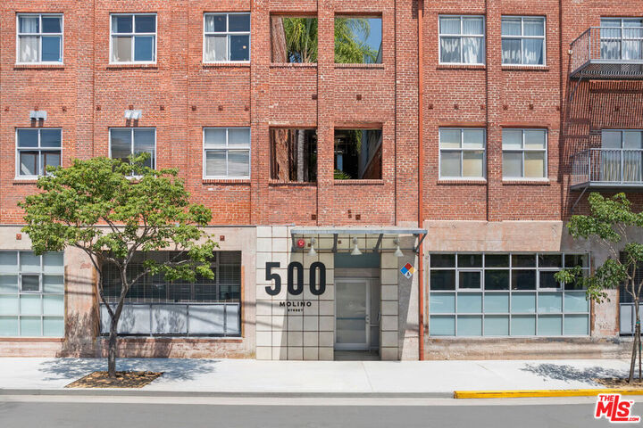 Property Photo:  500 Molino St  CA 90013 