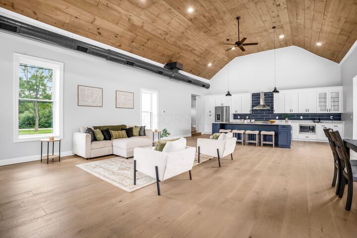 Property Photo:  3351 Georgesville Wrightsville Road  OH 43123 