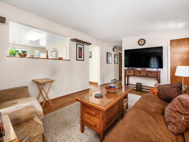 Property Photo:  1639 E Cooke Road  OH 43224 