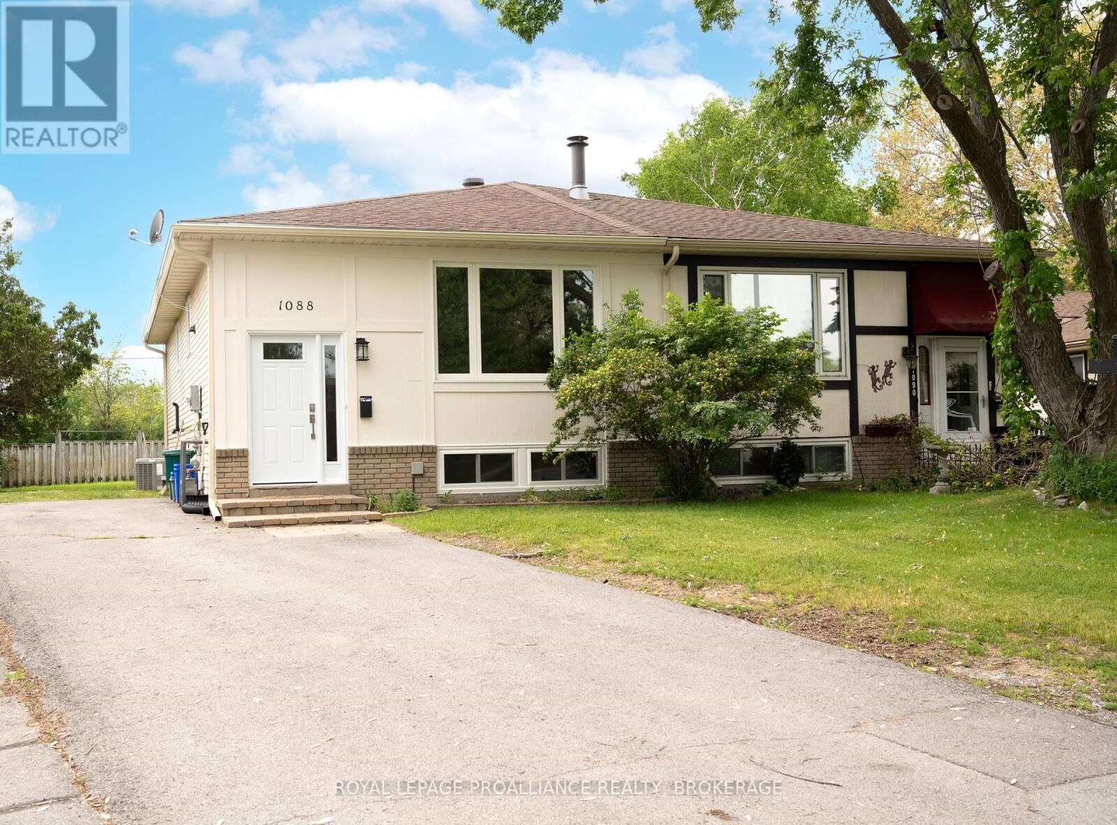 Property Photo:  1088 Pinewood Place  ON K7P 1L1 