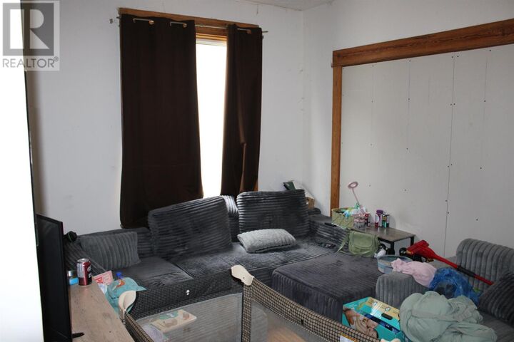Property Photo:  221 Francis St W  ON P7E 4C1 
