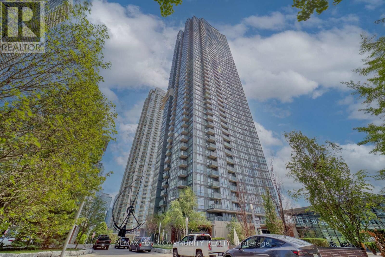 Property Photo: 11 Brunel Court 2809 ON M5V 3Y3