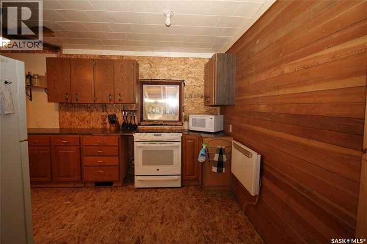 Property Photo: 641 Railway Avenue SK S0N 0T0