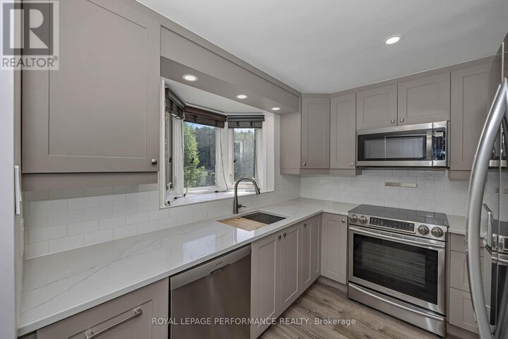 Property Photo:  1780 Lamoureux Drive A  ON K1E 2N4 