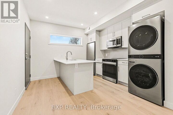 Property Photo:  1301 Dorchester Avenue  ON K1Z 8E8 