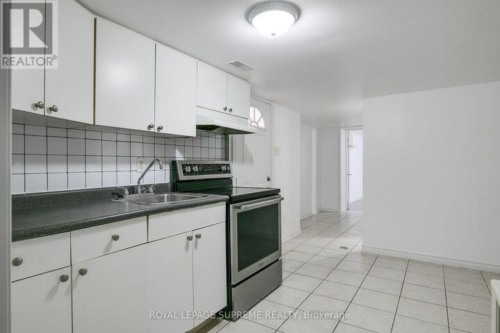 Property Photo:  422 Oakwood Avenue Basement  ON M6E 2W3 