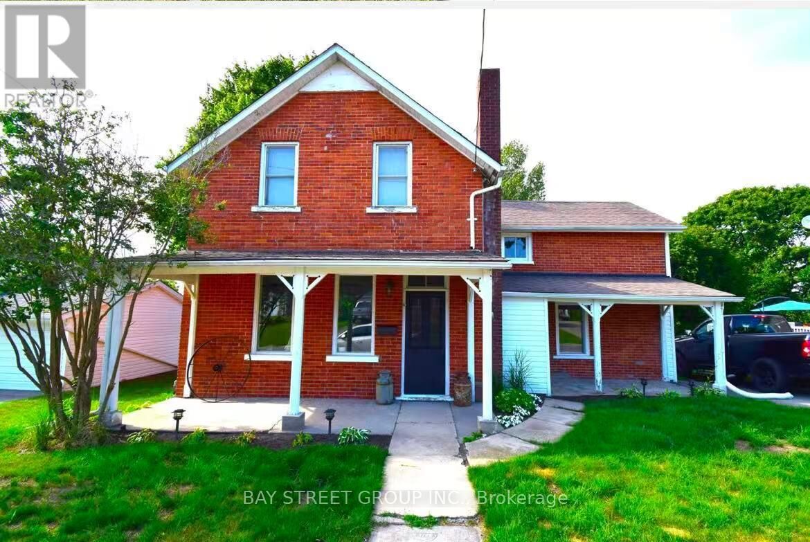 Property Photo:  64 Sherbourne Street  ON L1A 1H2 