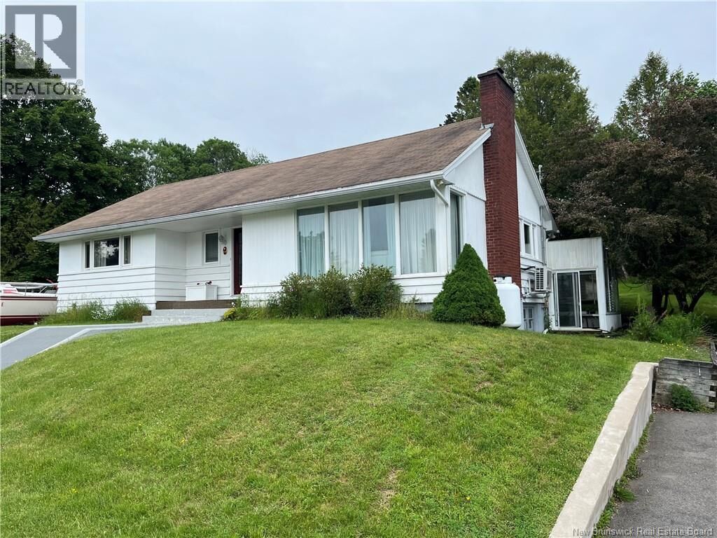 Property Photo:  170 Kennebecasis Drive  NB E2K 2G3 