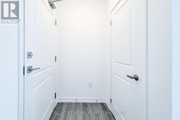 Property Photo: 470 Dundas Street East 112 ON L8B 1Z2