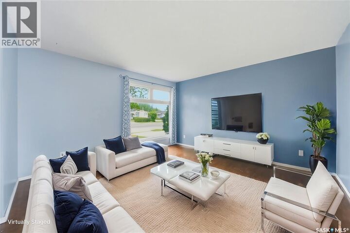 Property Photo:  3009A 33rd Street W  SK S7L 0X8 