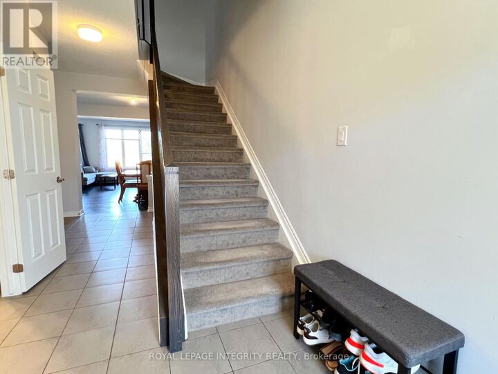 Property Photo:  49 Bermondsay Way  ON K2S 2Y7 