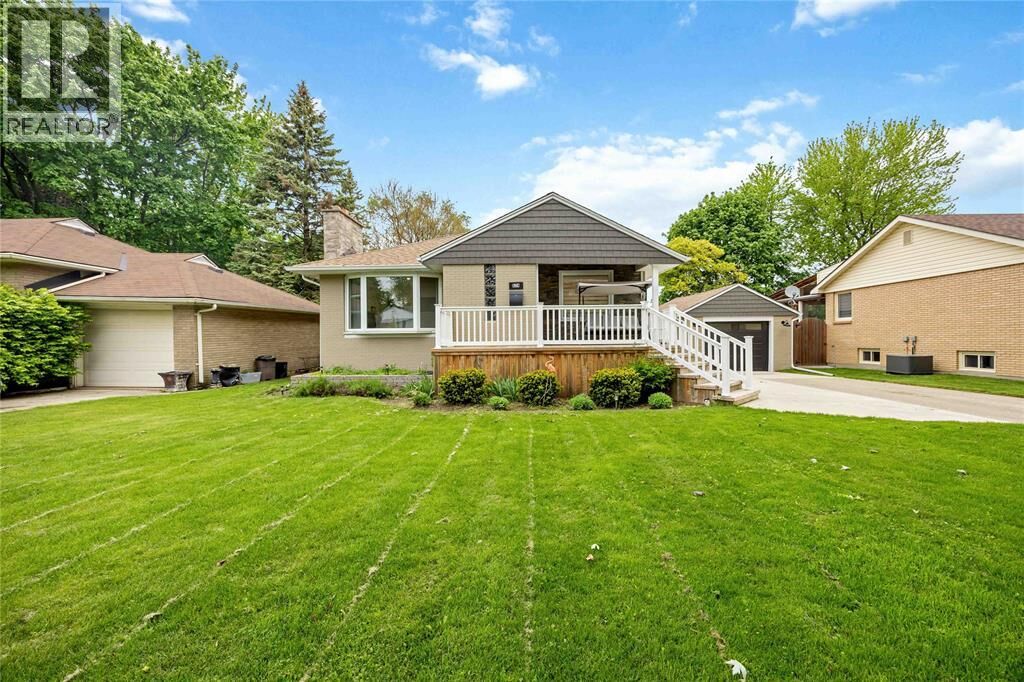 Property Photo: 574 Flamingo Drive ON N7V 2J7