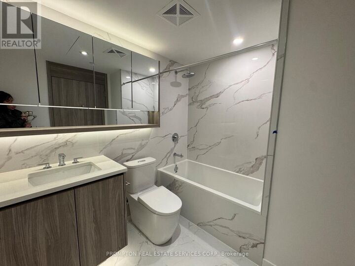 Property Photo:  18 Esther Shiner Boulevard 1115  ON M2K 0J7 