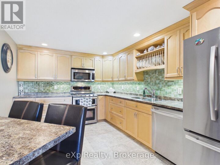 Property Photo: 125 William Street North 302 ON N0G 2V0