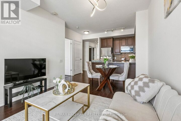 Property Photo:  17 Ruddington Drive 705  ON M2K 0A8 