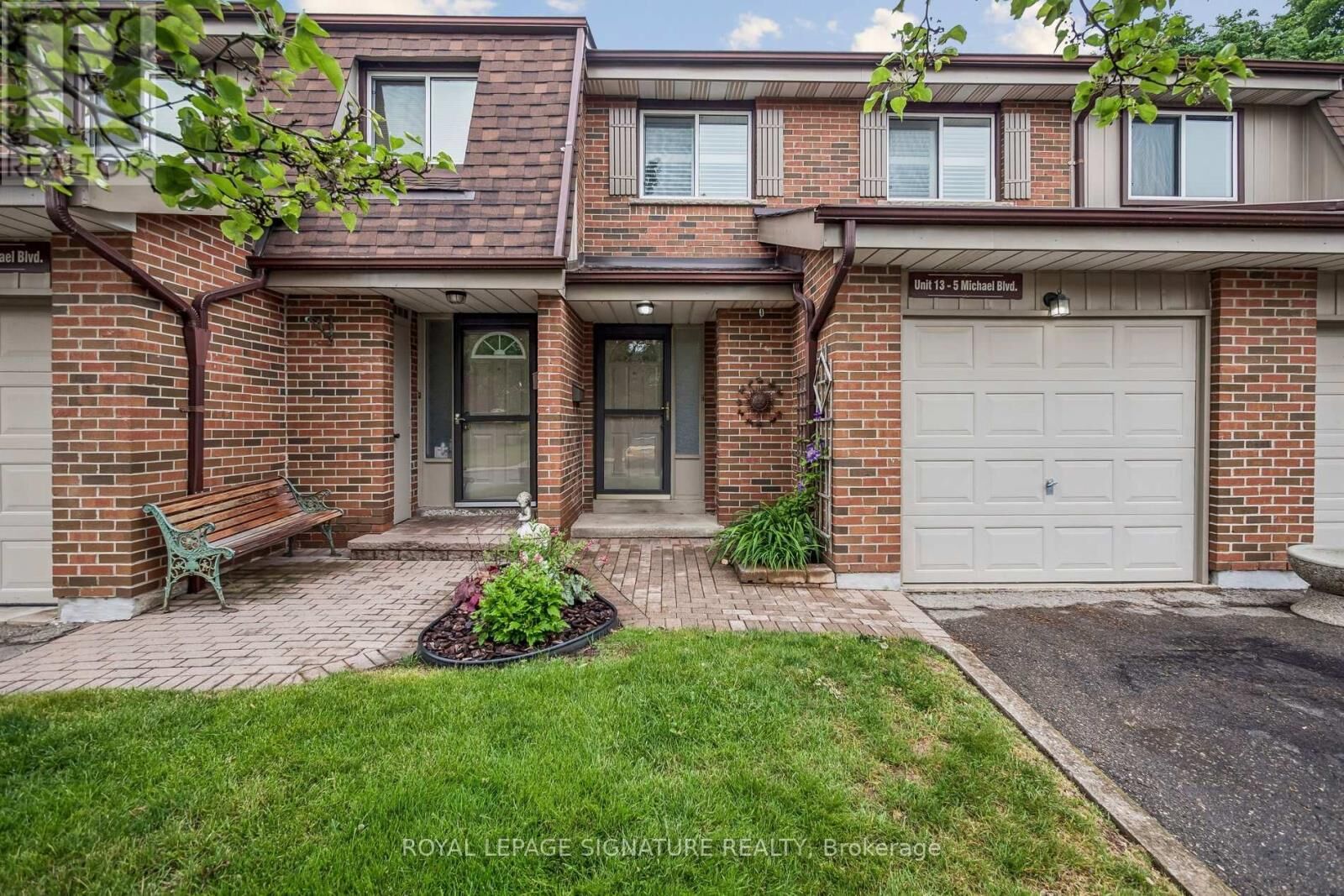 Property Photo:  5 Michael Boulevard 13  ON L1N 5P4 