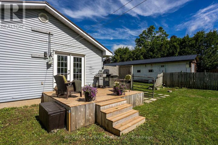 Property Photo:  160 Grey Street West  ON N0C 1B0 