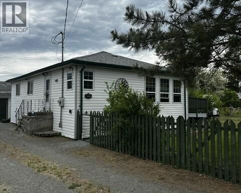 2575 Clapperton Avenue — photo 1