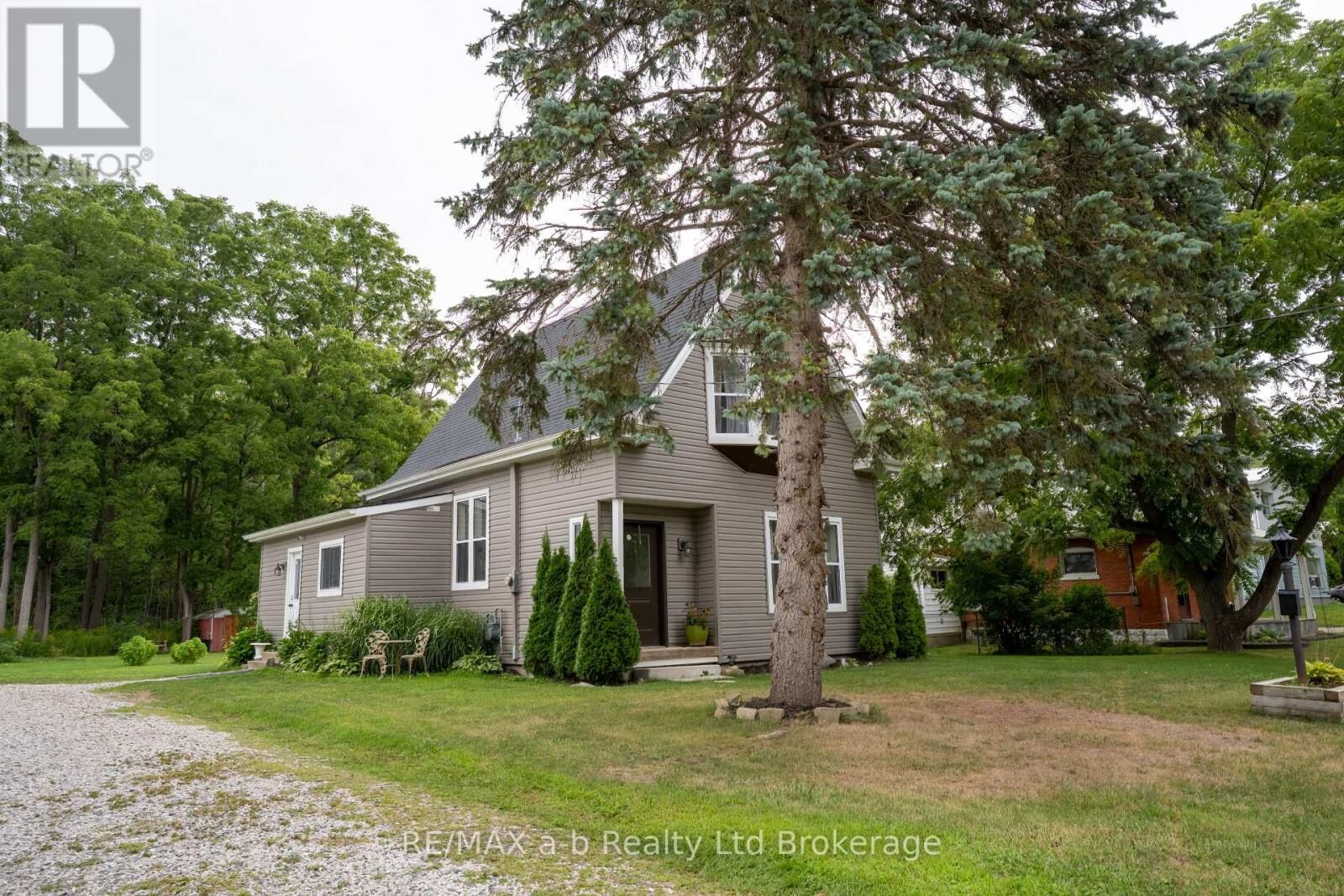 Property Photo: 14 Old Vienna Road ON N4G 3C4