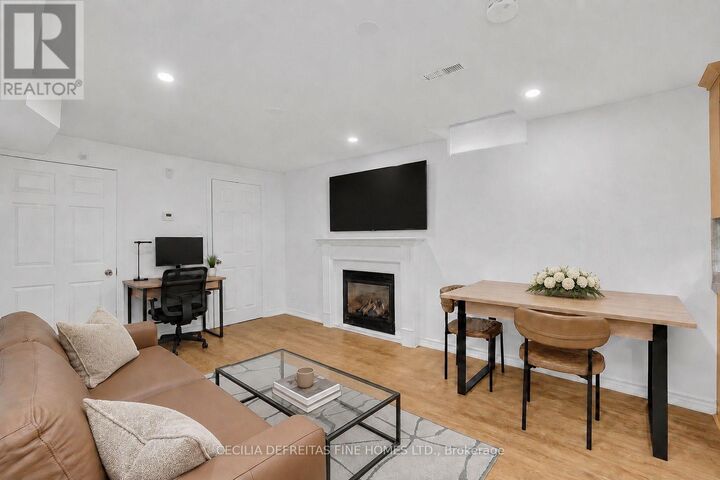 Property Photo:  40 Venetian Crescent Bsmt  ON L4L 5E5 
