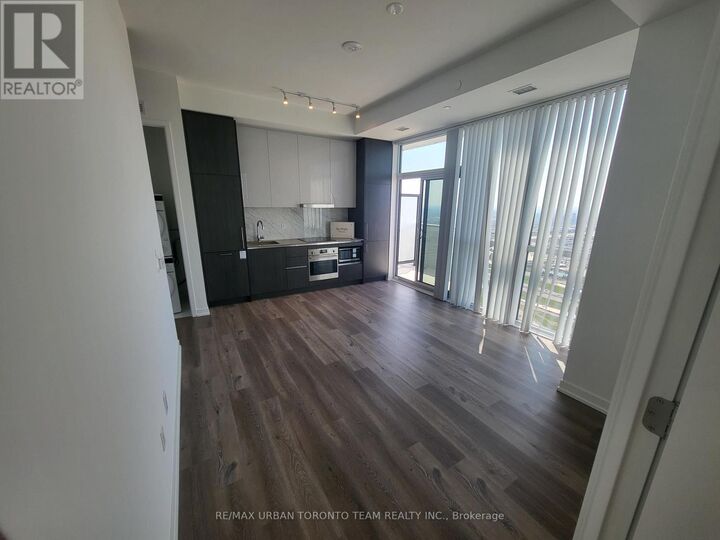 Property Photo: 225 Commerce Street 5809 ON L4K 0R1
