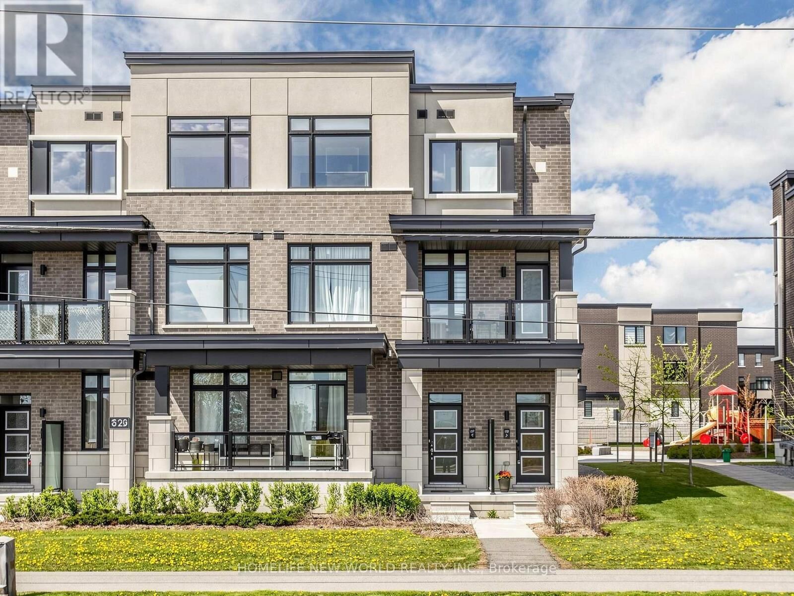 Property Photo:  2550 Castlegate Crossing 218  ON L1X 0H6 