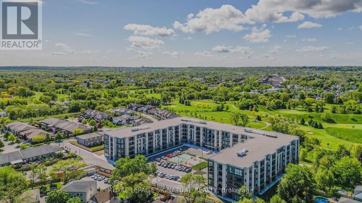 Property Photo:  50 Herrick Avenue Up27  ON L2P 0G3 