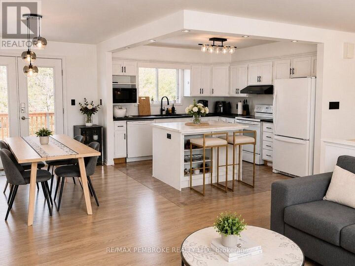Property Photo:  58 Selkirk Street  ON K8H 1P4 