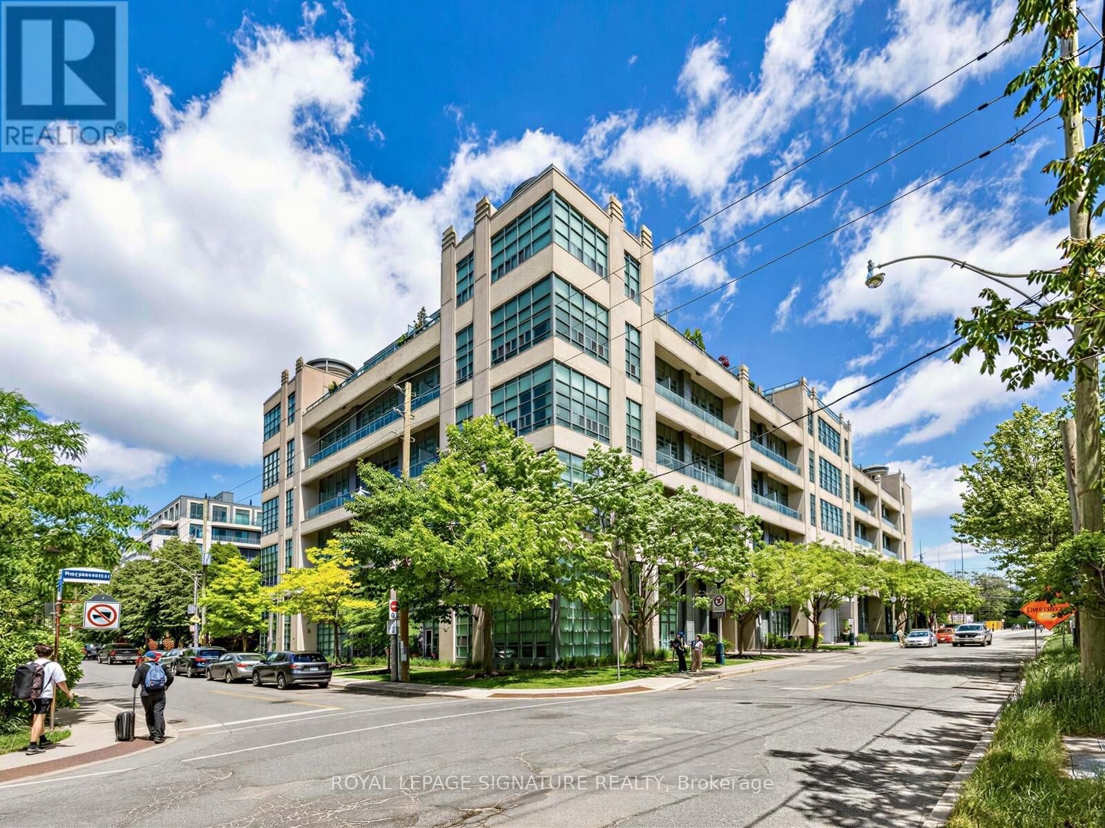 Property Photo:  380 Macpherson Avenue 422  ON M4V 3E3 