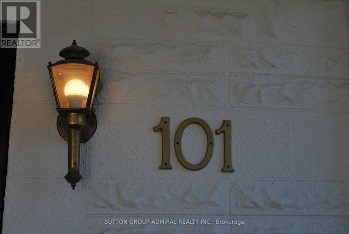 Property Photo:  101 Laughton Avenue  ON M6N 2X1 