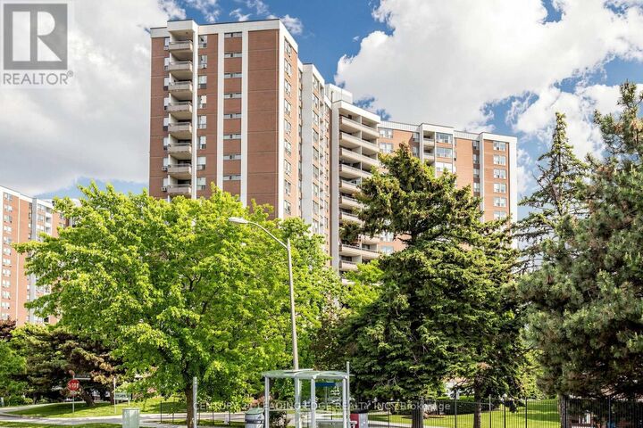 Property Photo: 5 Vicora Linkway 304 ON M3C 1A7