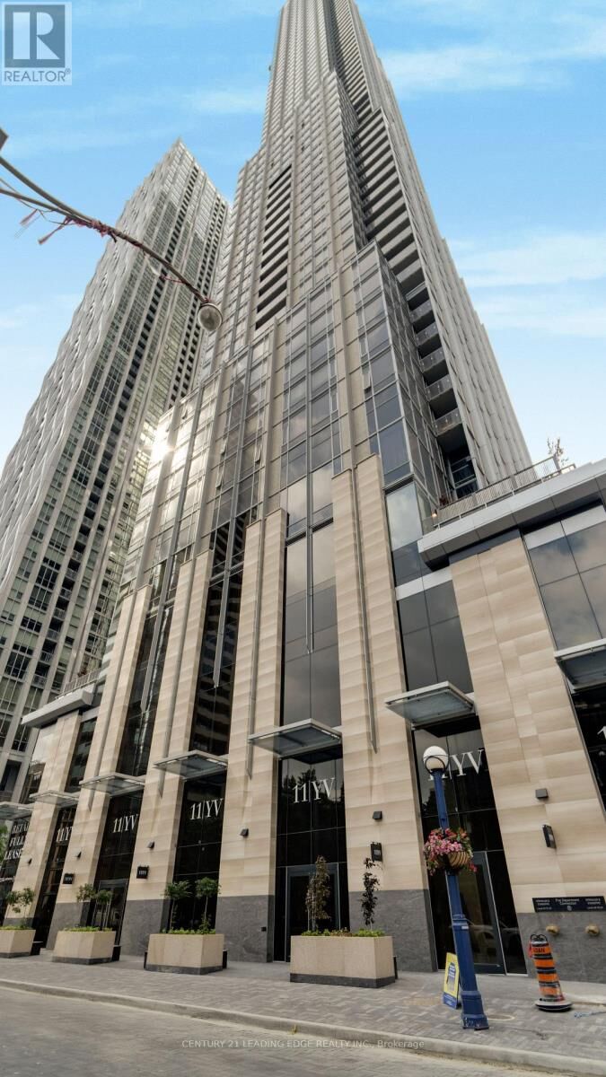 Property Photo: 11 Yorkville Avenue 3005 ON M4W 0B7