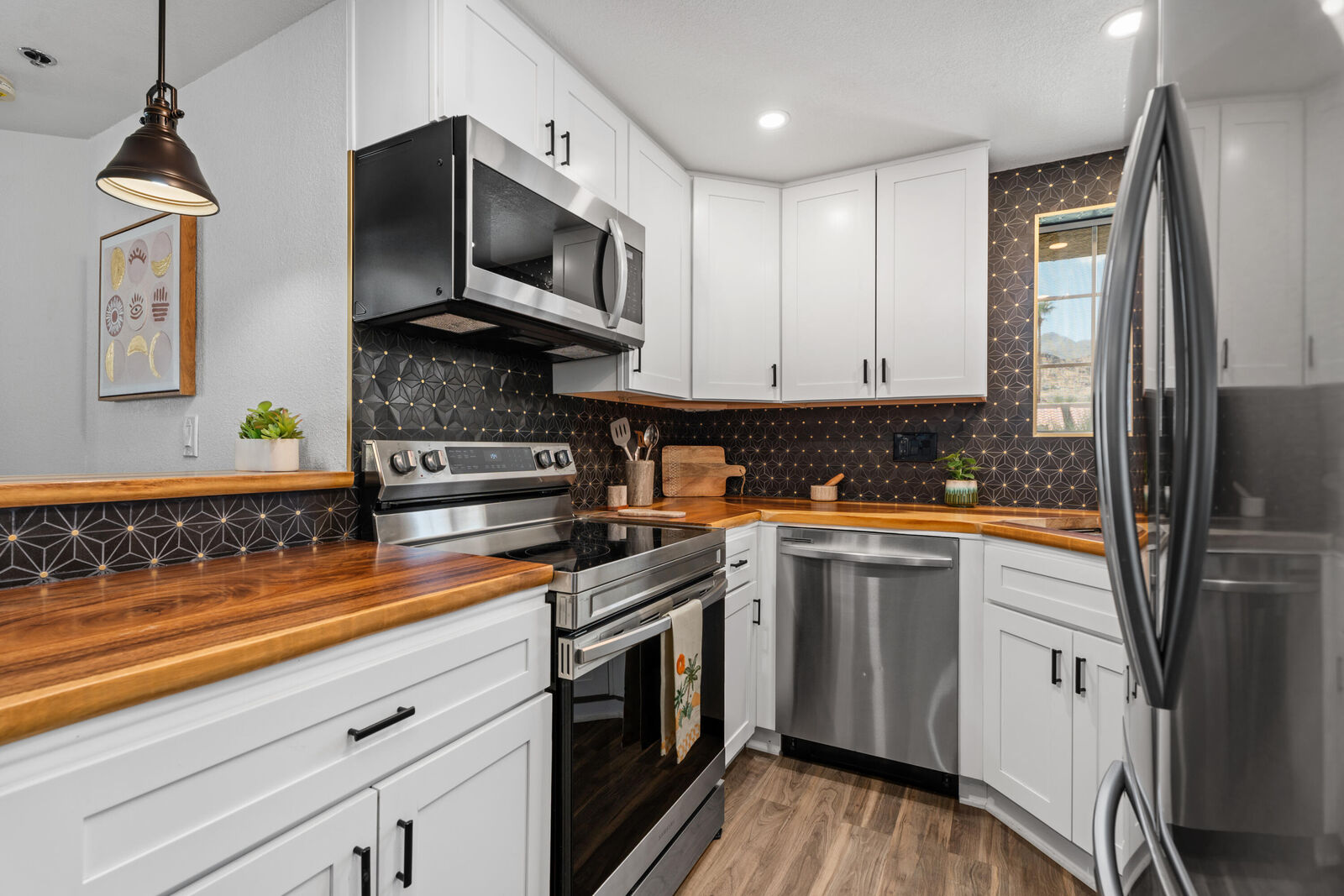 Property Photo: 2700 Lawrence Crossley Road 105 CA 92264