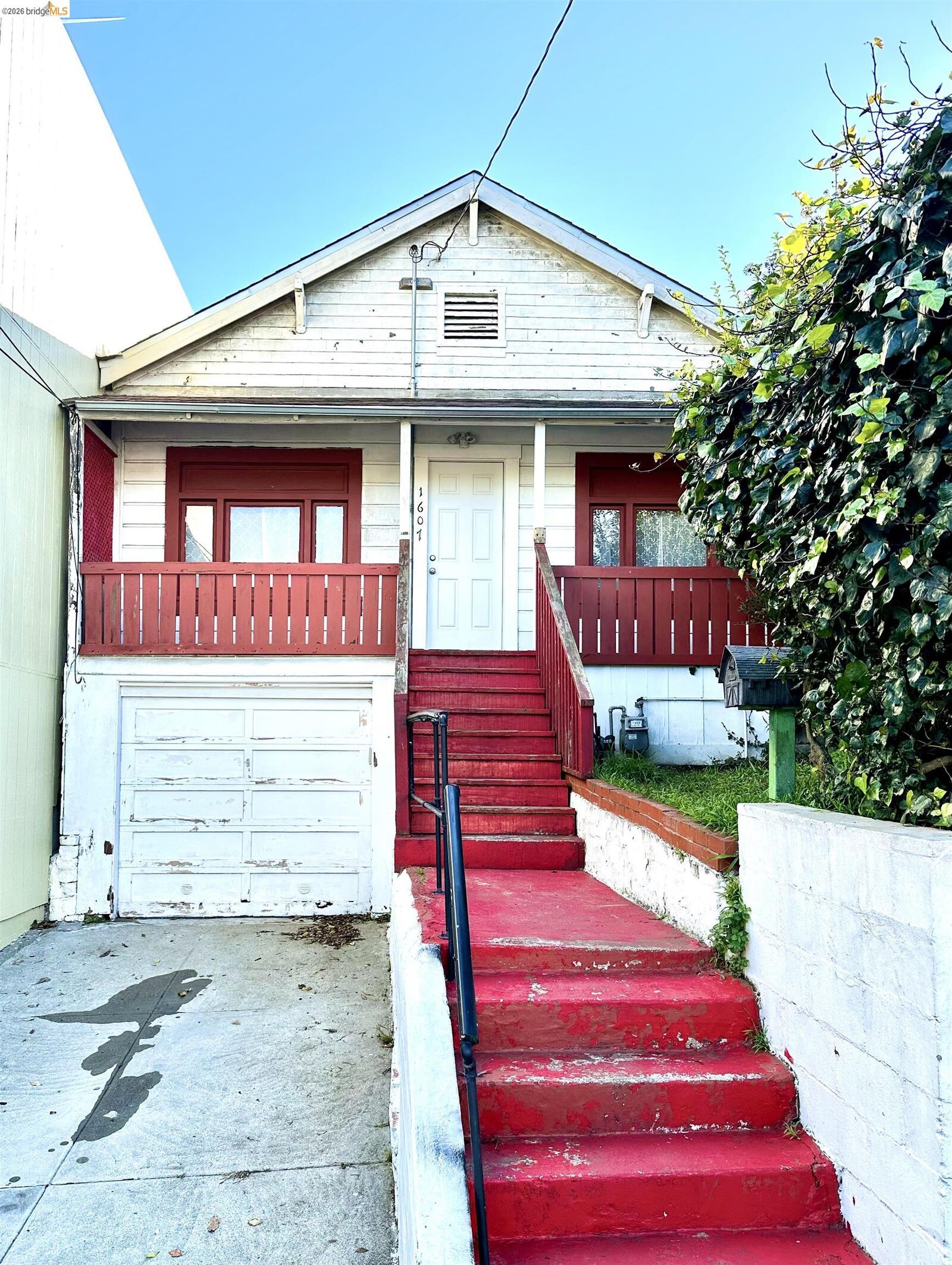 Property Photo: 1607 Felton St CA 94134