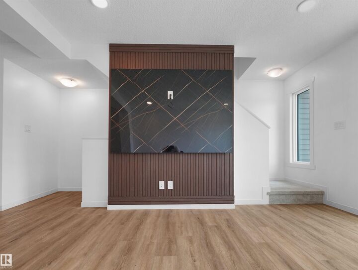 Property Photo:  1230 Aster Boulevard NW  AB T6T 2N8 
