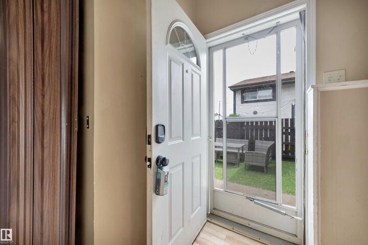 Property Photo:  1546 69 Street NW  AB T6K 3R3 
