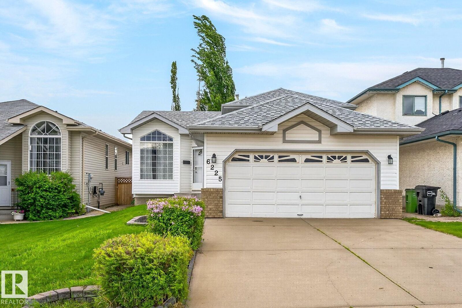 Property Photo:  6225 159A Avenue NW  AB T5Y 2R9 