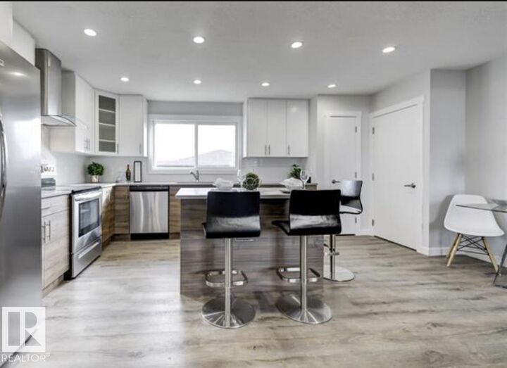 Photo de la propriété:  13907 88 Street NW  AB T5E 3J1 