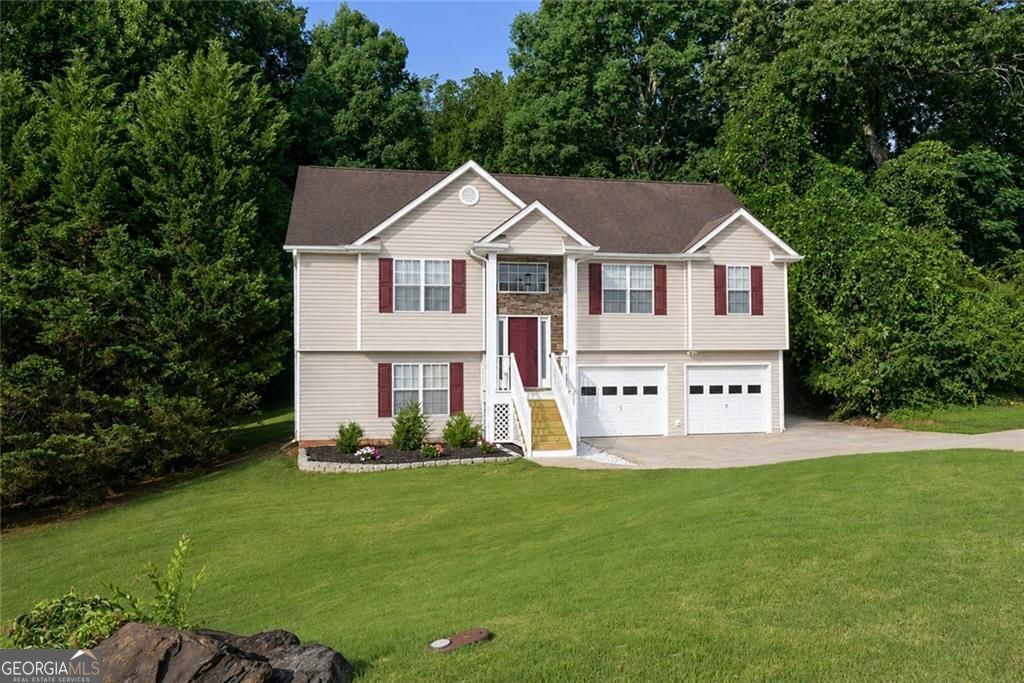 Property Photo:  114 Waterbury Lane  GA 30517 