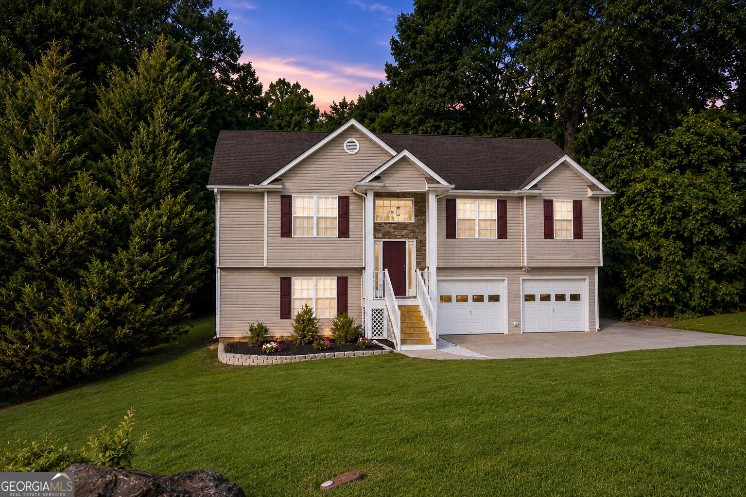 Property Photo:  114 Waterbury Lane  GA 30517 