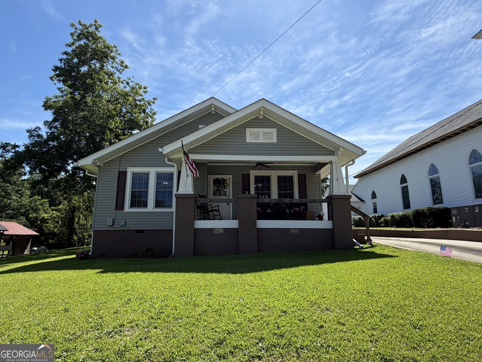 Property Photo:  202 N Peachtree Street  GA 30817 