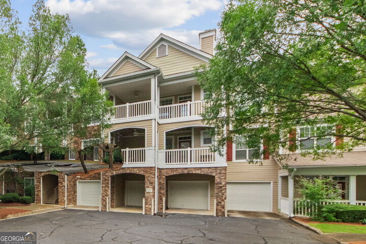 Property Photo: 933 Sandringham Drive 933 GA 30004