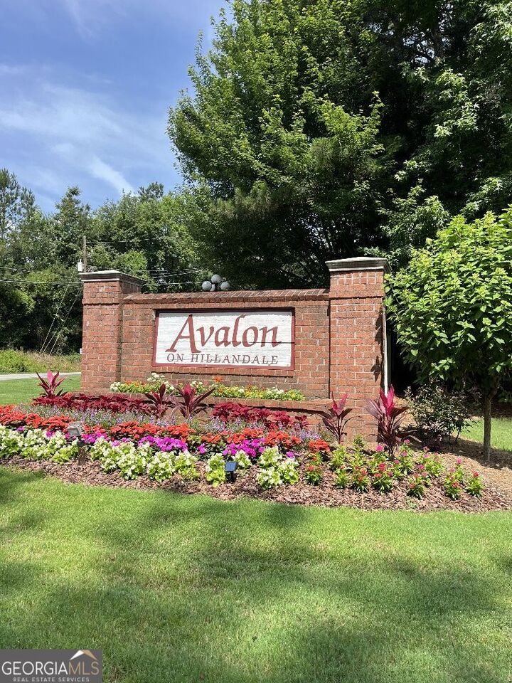Property Photo:  484 Hillandale Park Drive  GA 30058 