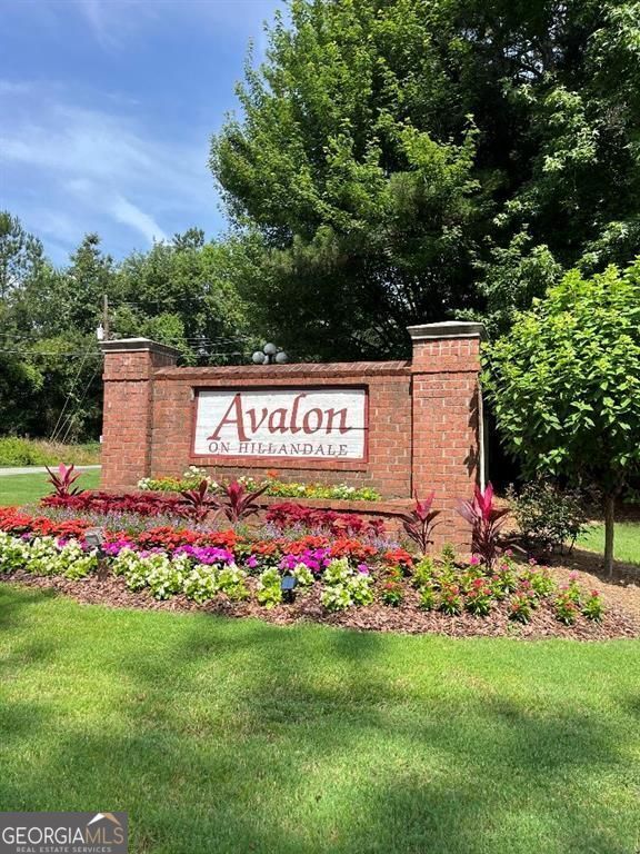 Property Photo: 484 Hillandale Park Drive GA 30058